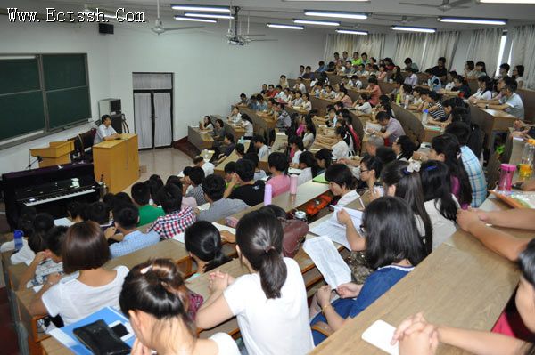 华东神学院举行隆重开学典礼 华东神学院举行隆重开学典礼