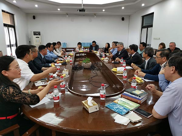 华东神学院接待香港信义宗神学院访问团 华东神学院接待香港信义宗神学院访问团