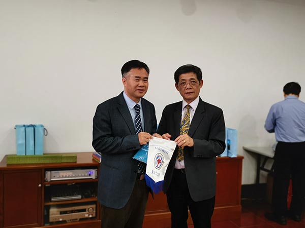 华东神学院接待香港信义宗神学院访问团 华东神学院接待香港信义宗神学院访问团